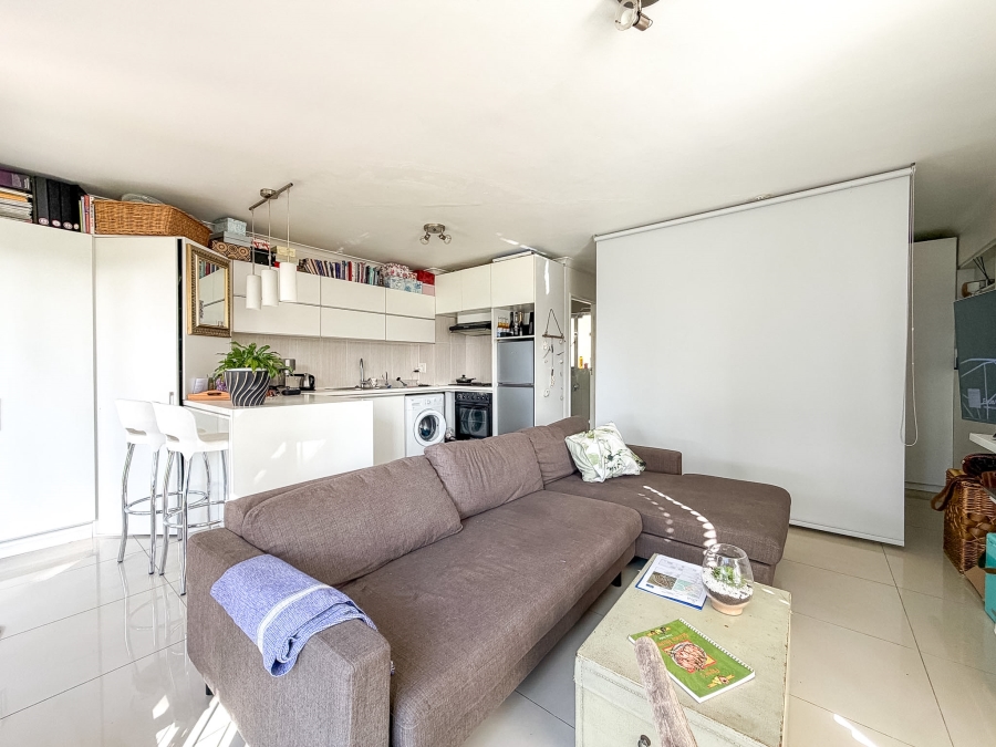 1 Bedroom Property for Sale in Vredehoek Western Cape